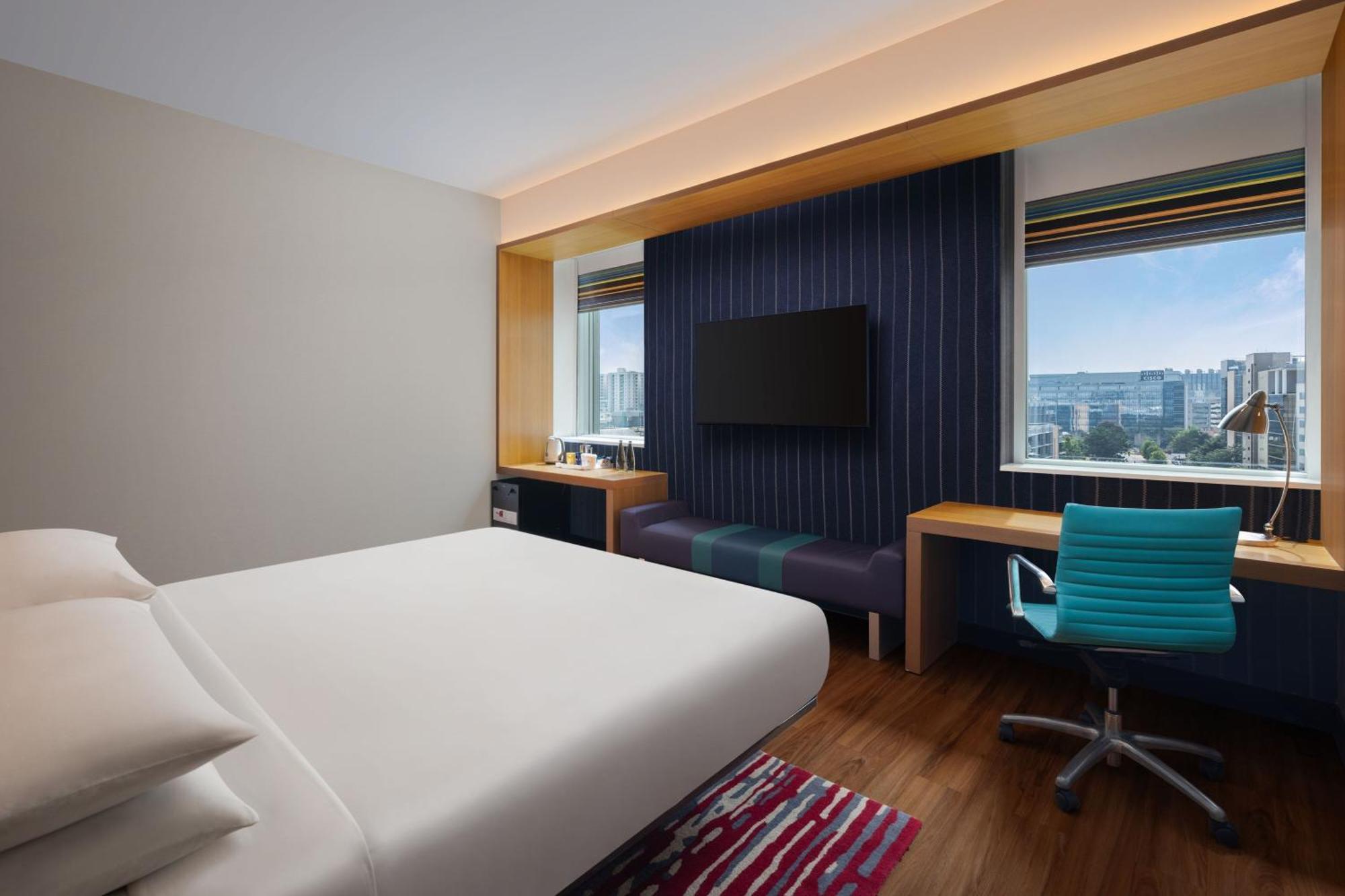 Aloft Bengaluru Outer Ring Road Hotel Exterior foto