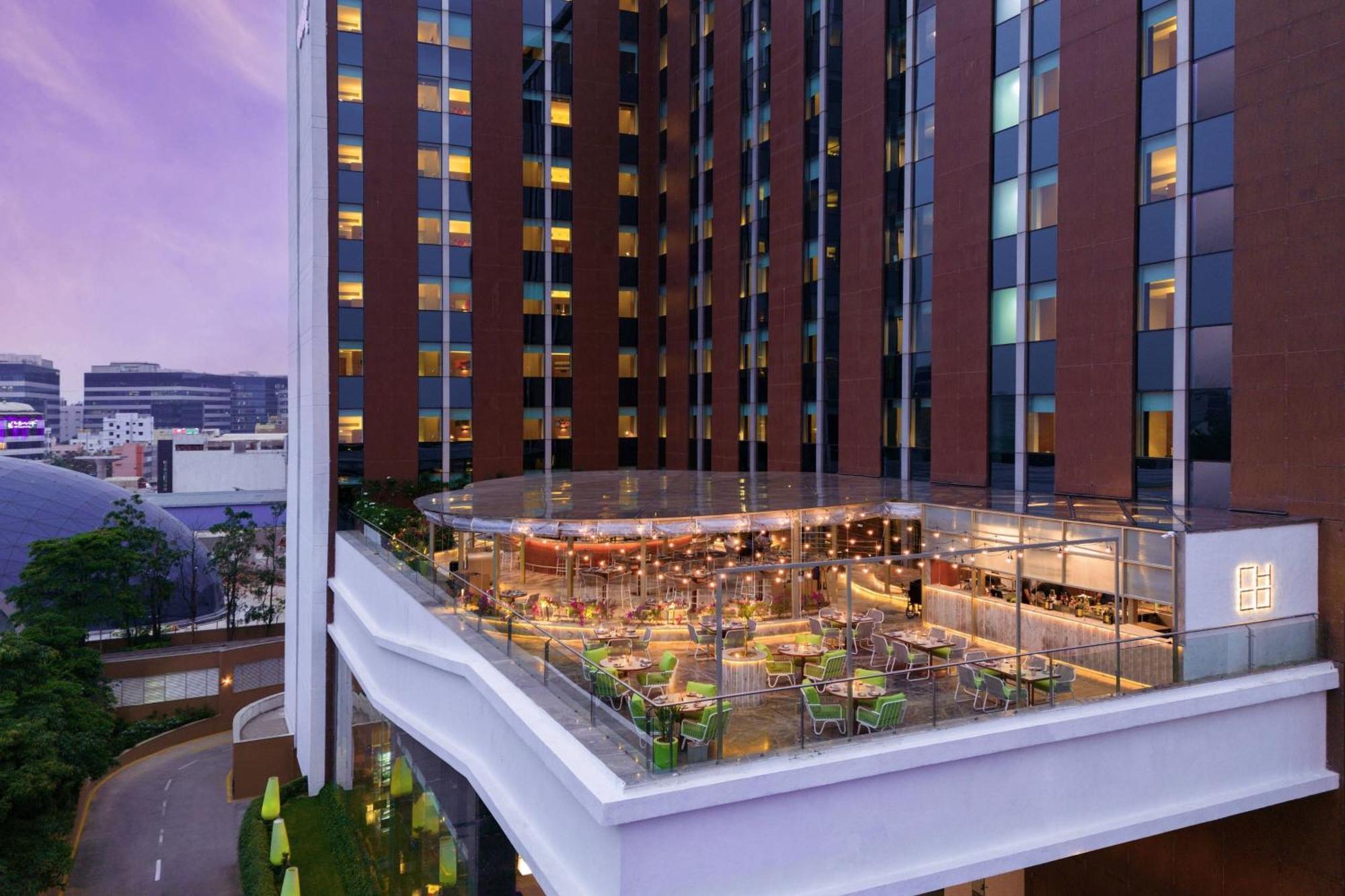 Aloft Bengaluru Outer Ring Road Hotel Exterior foto