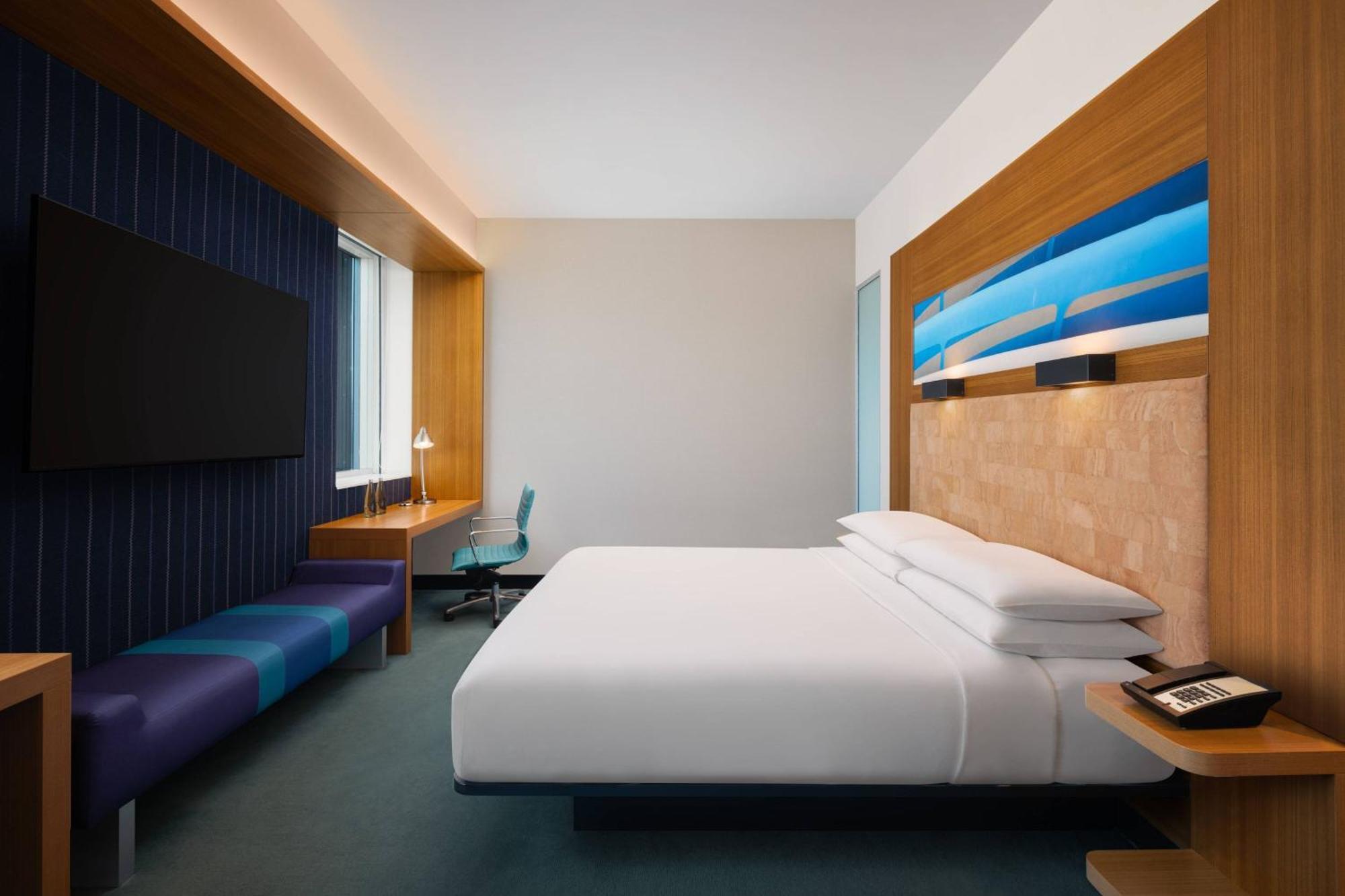 Aloft Bengaluru Outer Ring Road Hotel Exterior foto