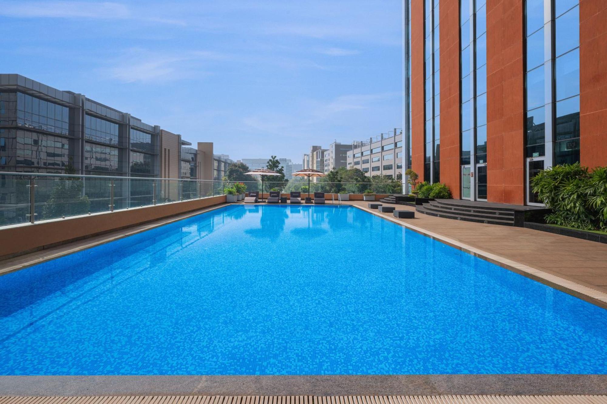 Aloft Bengaluru Outer Ring Road Hotel Exterior foto