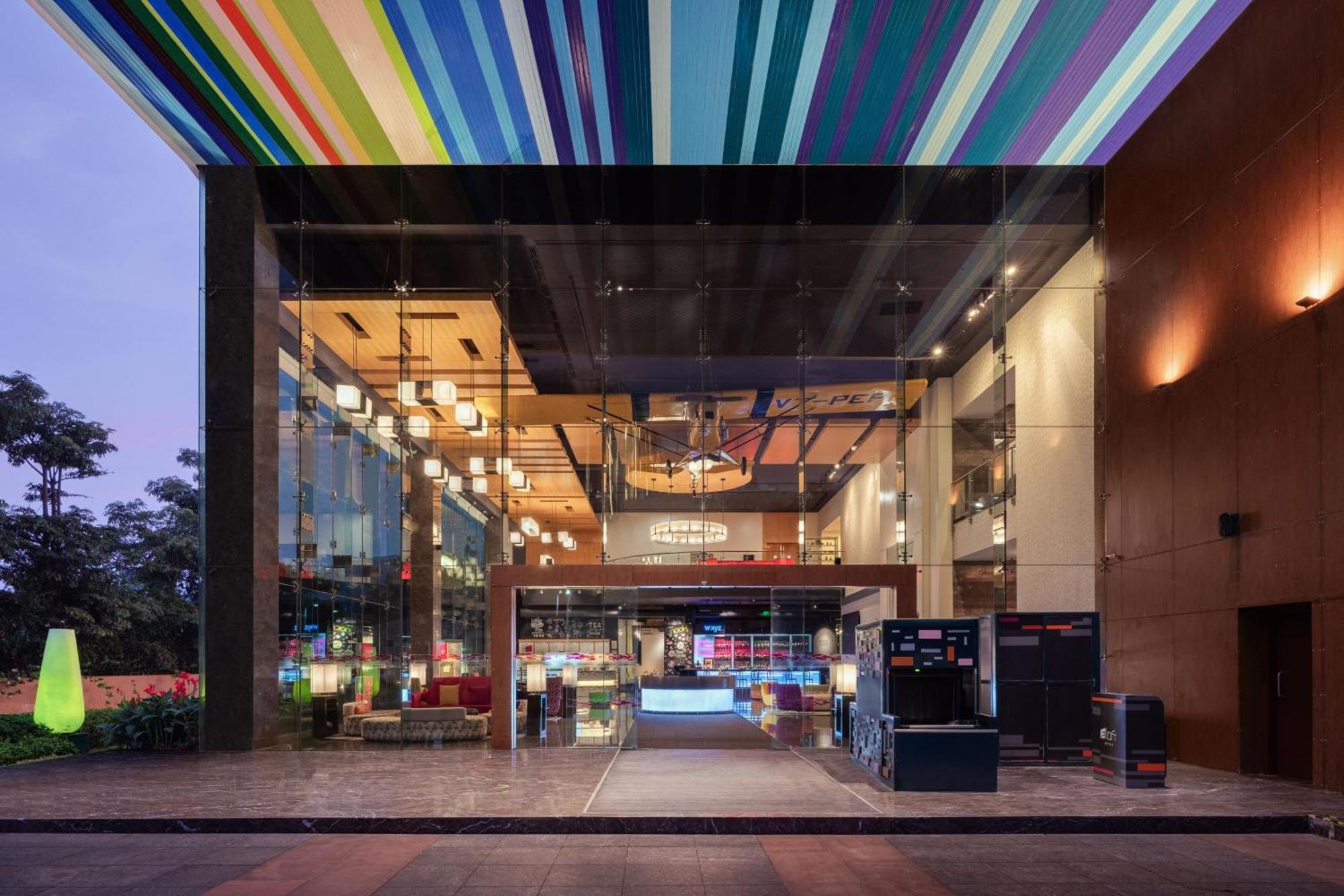 Aloft Bengaluru Outer Ring Road Hotel Exterior foto