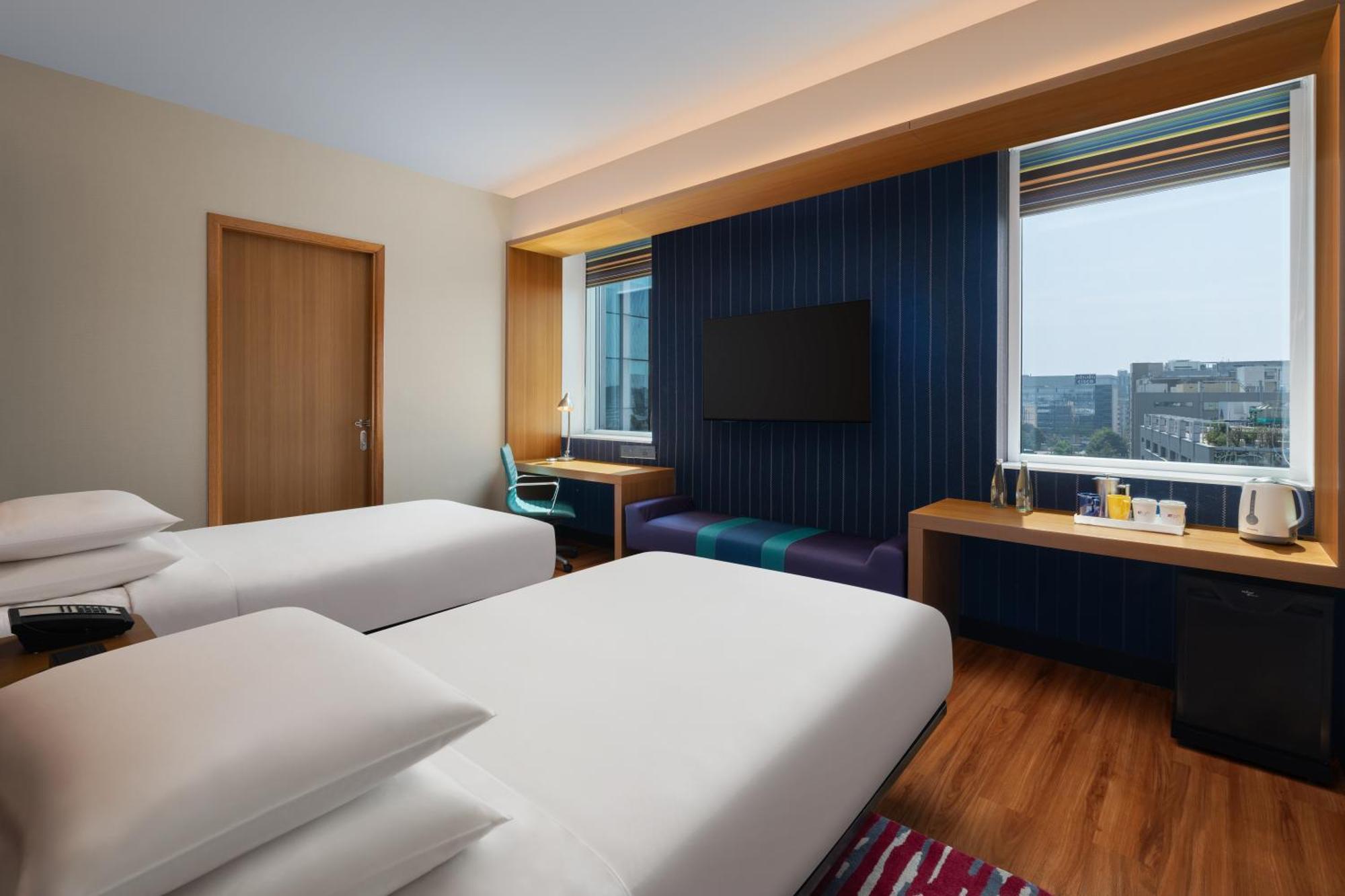 Aloft Bengaluru Outer Ring Road Hotel Exterior foto