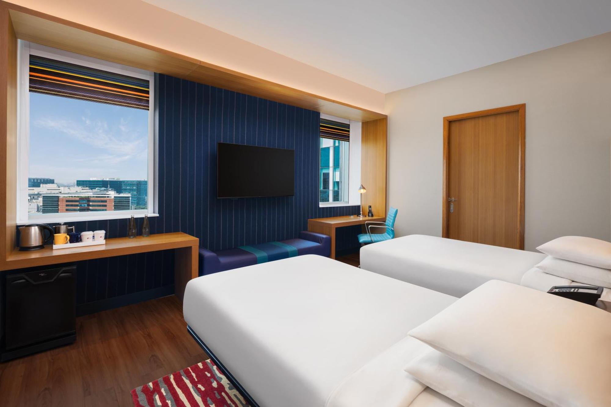 Aloft Bengaluru Outer Ring Road Hotel Exterior foto