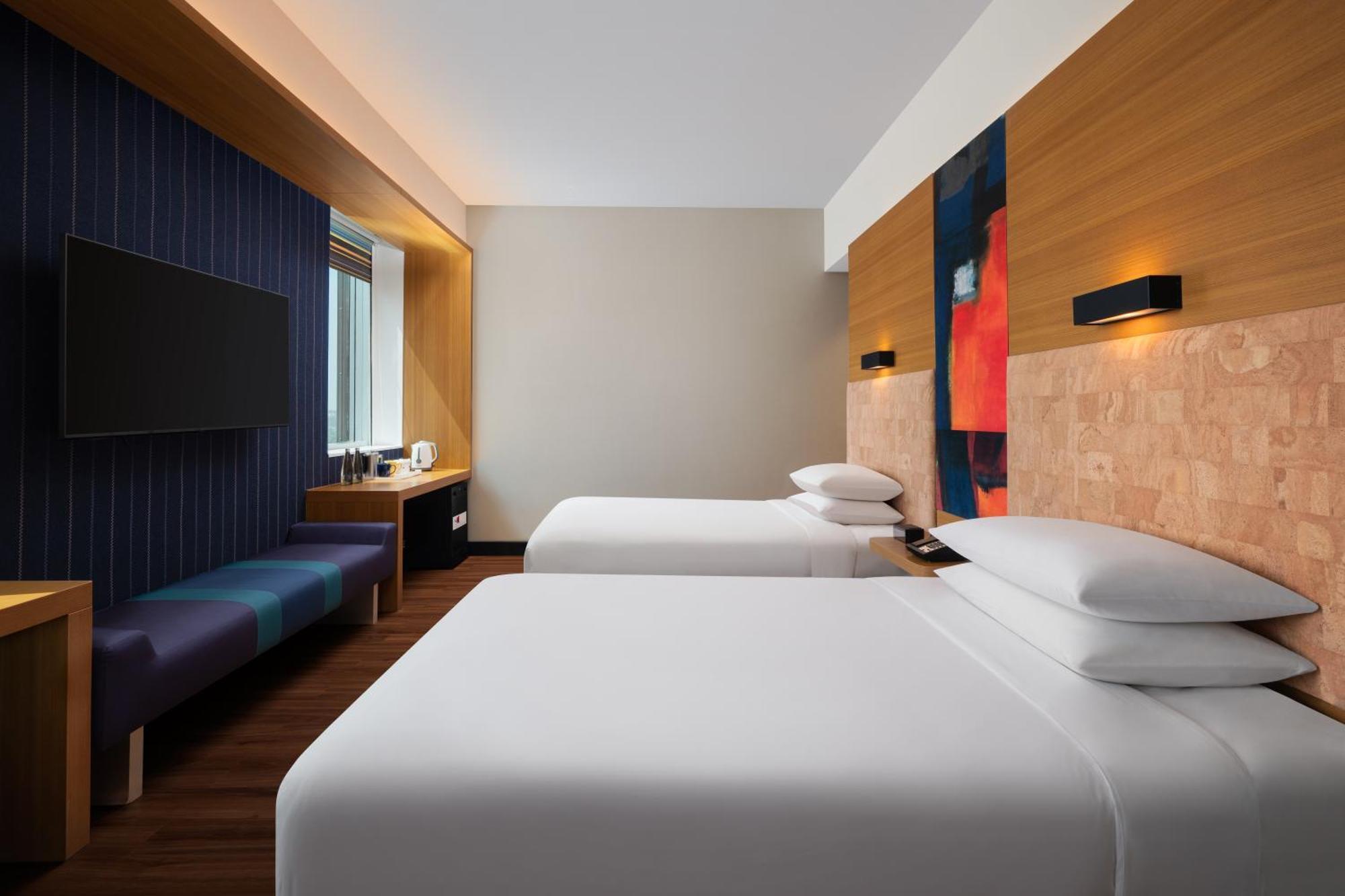 Aloft Bengaluru Outer Ring Road Hotel Exterior foto