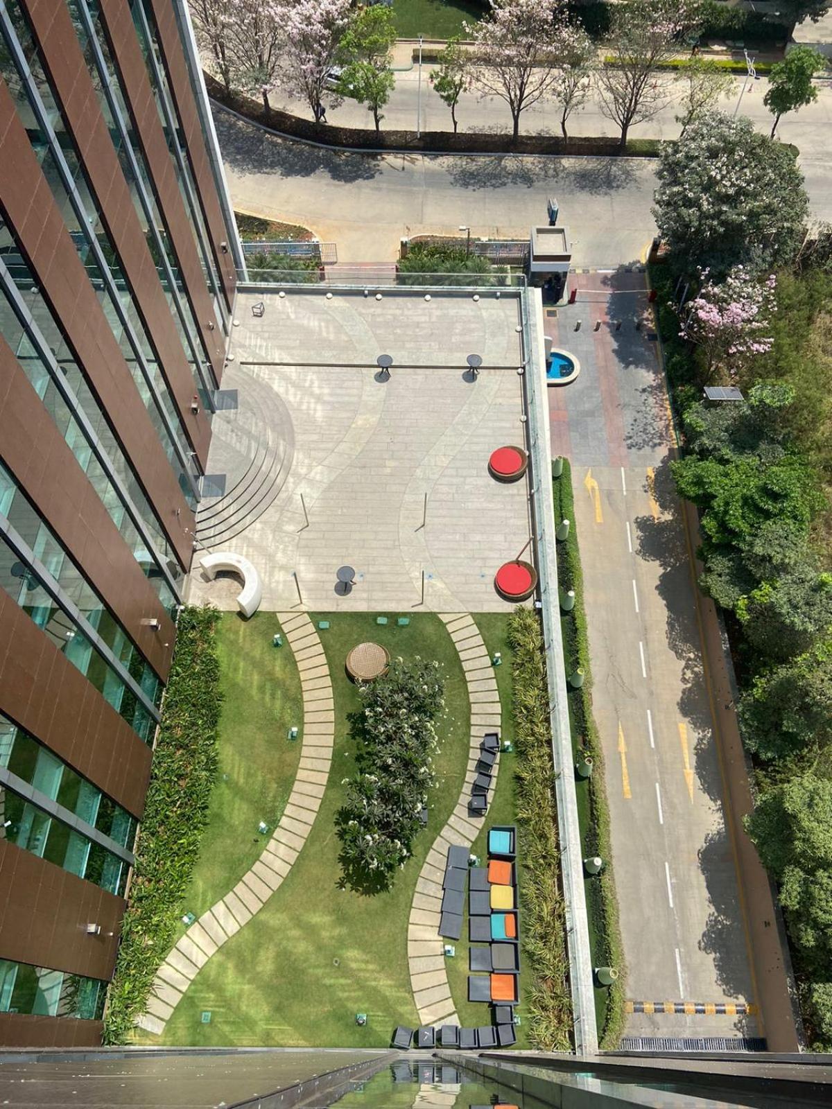 Aloft Bengaluru Outer Ring Road Hotel Exterior foto