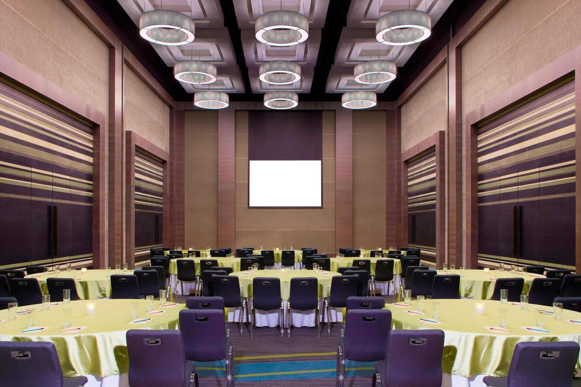 Aloft Bengaluru Outer Ring Road Hotel Exterior foto