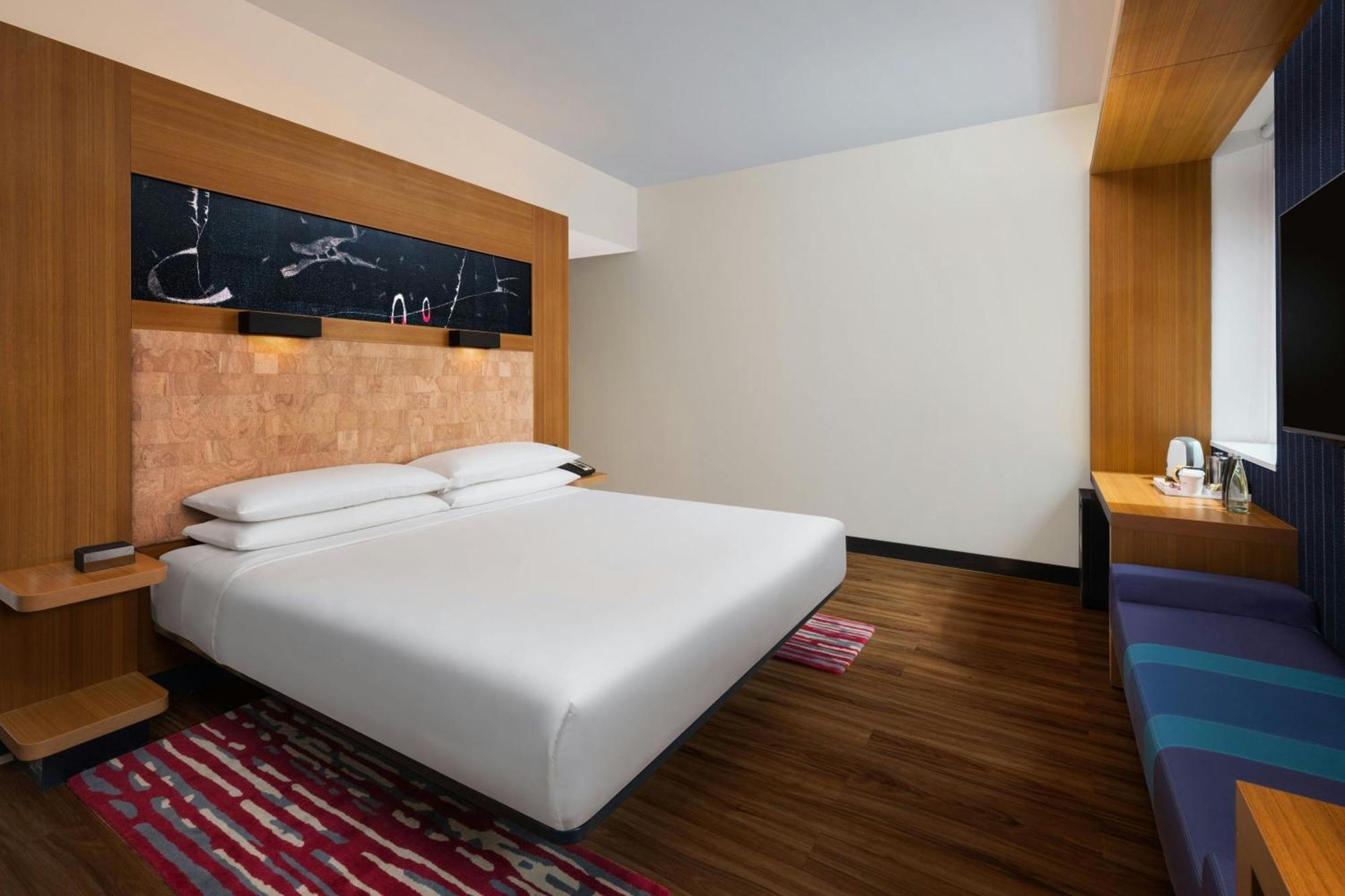 Aloft Bengaluru Outer Ring Road Hotel Exterior foto
